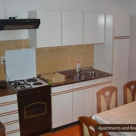 Guest house And Marsic Zaostrog